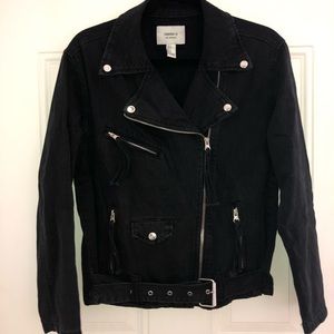 f21 black denim moto jacket w zippers and buckle